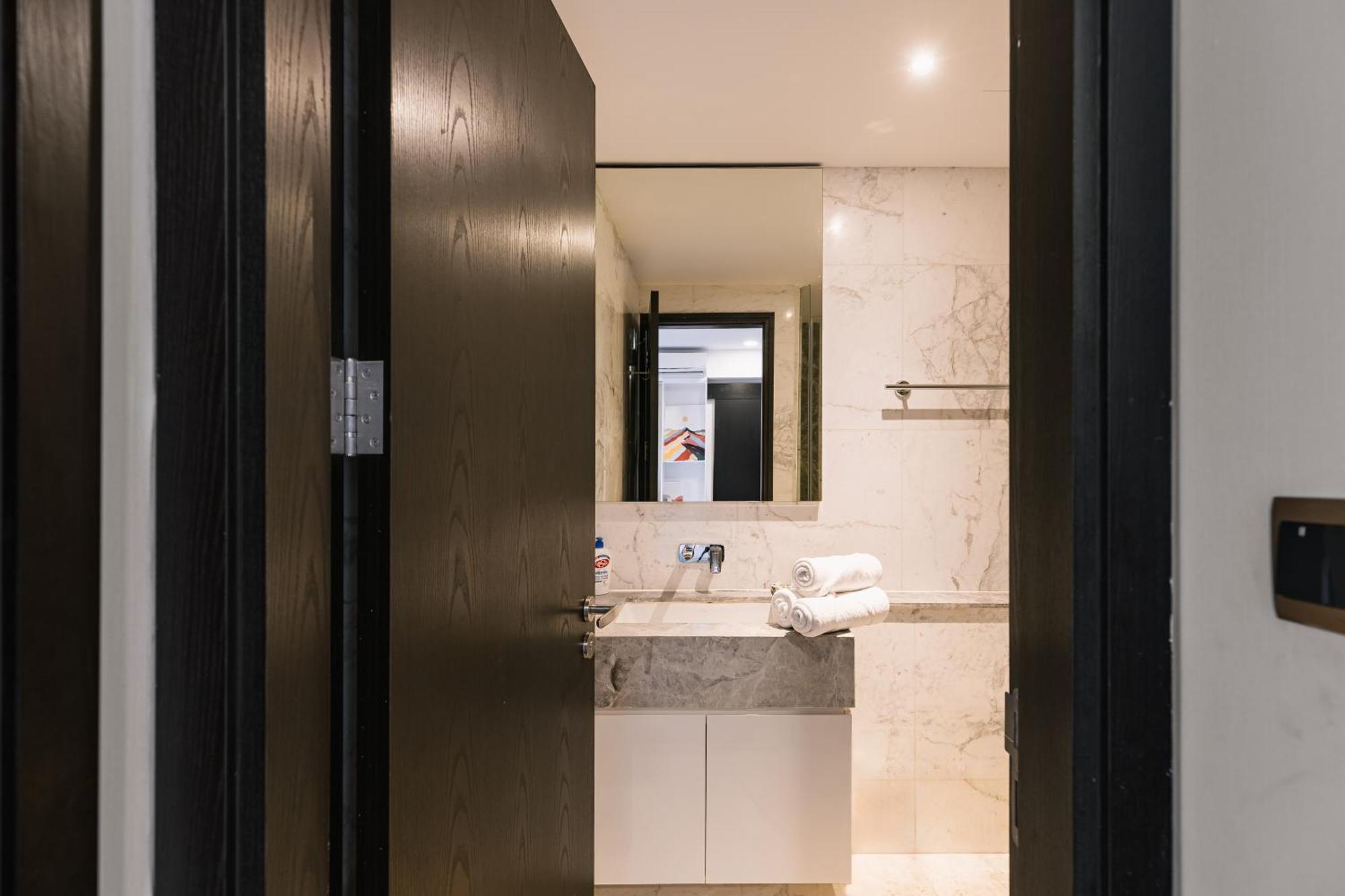 Exclusive 2-3 Bedroom Apartment In District 1 Free Pool Gym Sauna 胡志明市 外观 照片